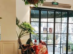 -304/BRUNCHRESTAURANT