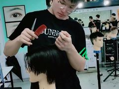 -首脑美容美发化妆美甲培训学校(长沙校区)