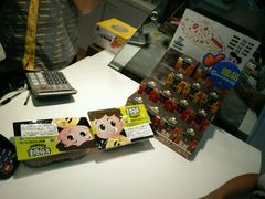 -周黑鸭(郑州中原区华山路中原万达沃尔玛店)