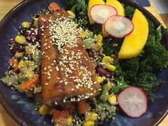 半江秋色鳗鱼热沙拉-Dreamsalad梦想轻厨(健康轻食·减脂沙拉·意面·祖庙店)