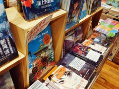 -猫的天空之城概念书店(杭州南宋御街店)