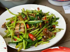 藜蒿炒腊肉-老三样·旧食新味(万寿宫店)