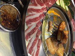 -哈哈碳都·牛肋条无限自助烤肉(台江万达店)