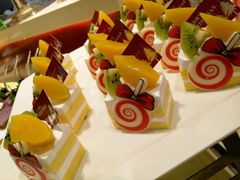 -凤冠假日酒店自助餐
