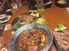 -老滇山寨•云南特色菜•地方菜•民族风情歌舞表演(金碧店)