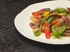 彩椒诺邓火腿炒见手青-滇野云南野生菌餐厅(陕西南路店)