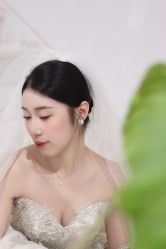 -艾米丽婚纱礼服