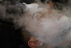 -一家只做男发烫染的店