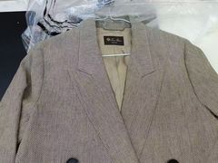 -爱革·洗衣改衣·洗鞋修鞋·洗包修包·奢侈品护理(缤谷广场店)