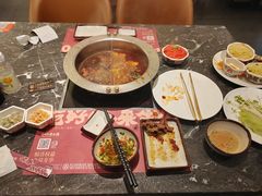 -牛YO寿喜烧·铁板烧和牛火锅自助(市府恒隆店)