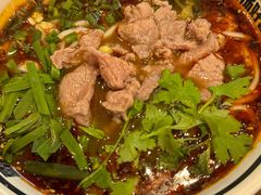 -霸舌生滚牛肉米粉(天生街道店)