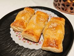 子姜皮蛋叉烧酥-银灯食府(丽丰国际中心店)