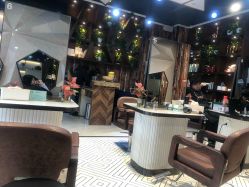 -PE SALON