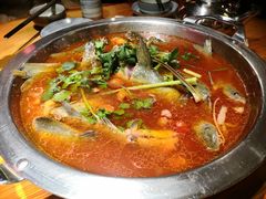 -野山舂·贵州现舂酸汤火锅(鸿通城店)