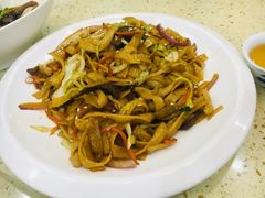 干炒牛肉河粉-名点一号·精致茶点·手工制作(宝华店)