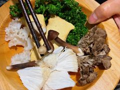 -楠小云·云南鲜牛野生菌自助火锅(九眼桥店)