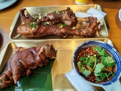 -包整·丝娃娃(一览甲秀楼风景店)