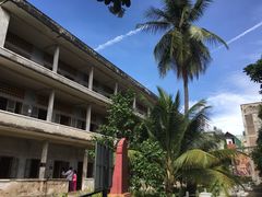 -吐斯廉屠杀博物馆