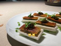 鱼子酱脆皮松板肉-解香楼(八盘岭路店)