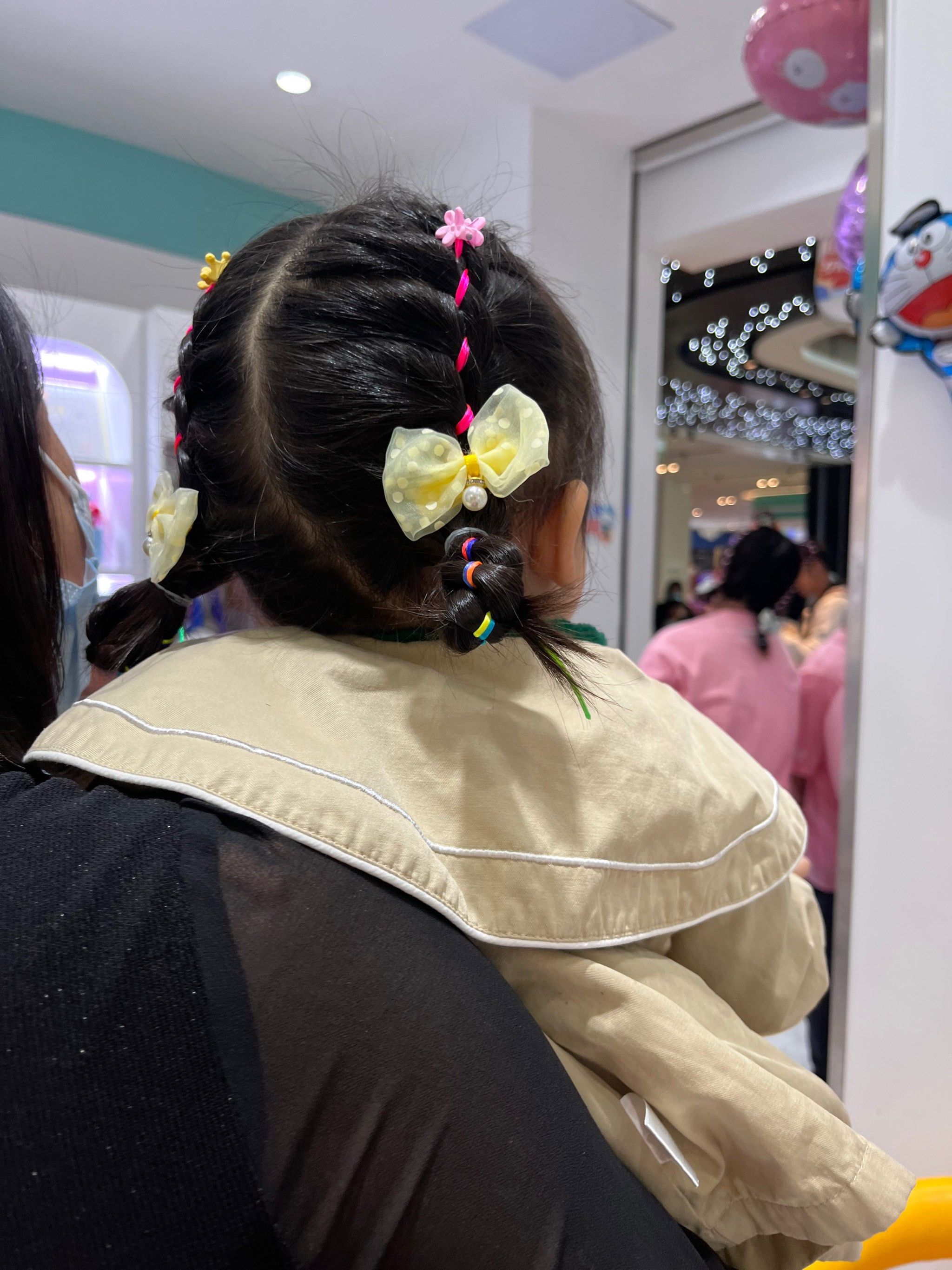 之前一直没有带宝宝过来剪头发趁萌宝贝有活动然后带女宝过来剪头发