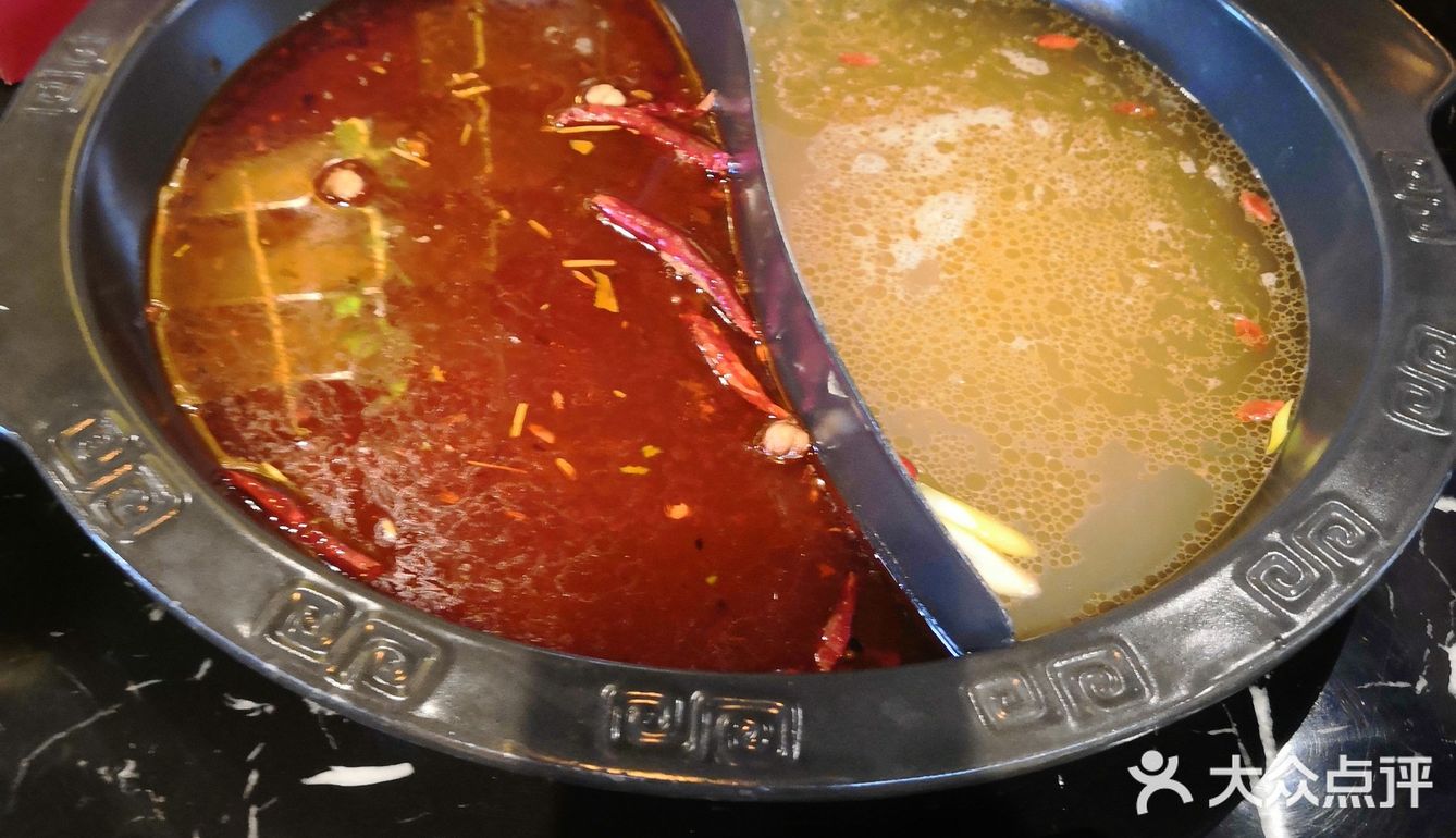 万代酒店旁边那栋楼里，还算比较好找
