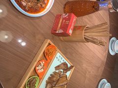 -有红鸡毛店·川菜(建设路店)