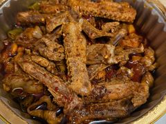 香辣翅膀+扒骨肉+肥肠-六月雪干锅(涪城万达广场店)