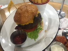 澳洲牛排汉堡-HELLO 27 意面·沙拉·帕尼尼