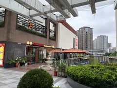 -瑞虹新天地月亮湾