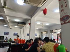 大堂-张一品食府