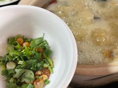 -东巴谷野生菌火锅餐厅