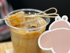 Bee的蜂巢拿铁-LilBee Coffee