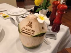 -三亚亚龙湾瑞吉酒店·宴悦Driftwood·游水海鲜·牛排·草坪·私人定制