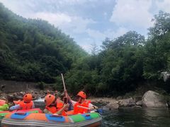 -安吉龙王山峡谷漂流