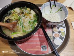-妈妈故事米线(市府恒隆店)