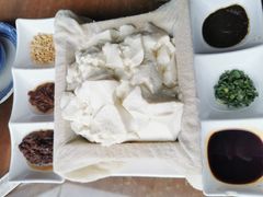 -95号酱骨·一块豆腐(展春园西路店)