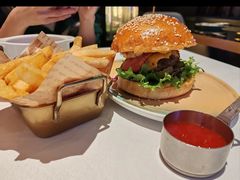 -DEEP·深美式餐吧(五棵松华熙LIVE店)