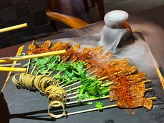 -何师烧烤·香辣蟹·川菜·30年老品牌(太古里旗舰店)