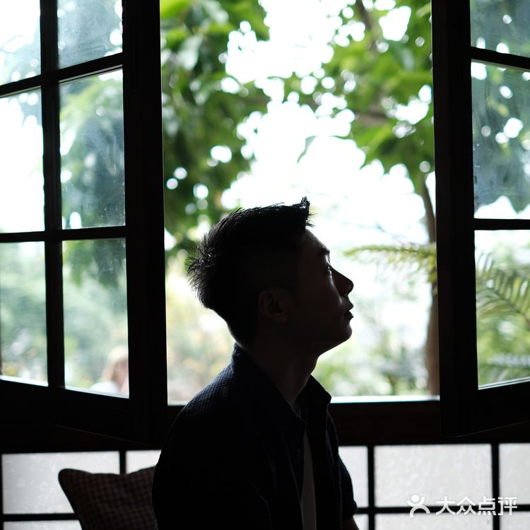 重庆拍照 | 隐藏在居民楼下的日式小庭院🍉