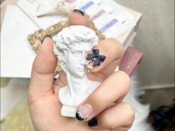 -伊人脱毛美甲美睫连锁机构