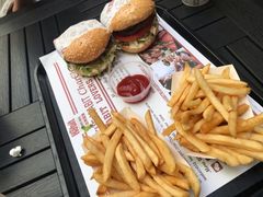 -The Habit Burger Grill 哈比特汉堡(爱琴海店)