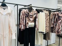 -URBAN REVIVO(上海中庚漫游城店)