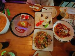 -临界音乐酒馆·小龙虾·江湖菜(华熙LIVE·鱼洞店)