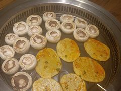 -明洞阿姨·韩式酱蟹烤肉·创意料理(三元桥店)