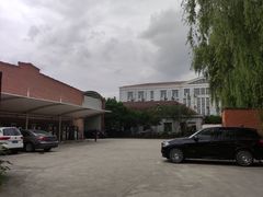 -东方假日田园-停车场