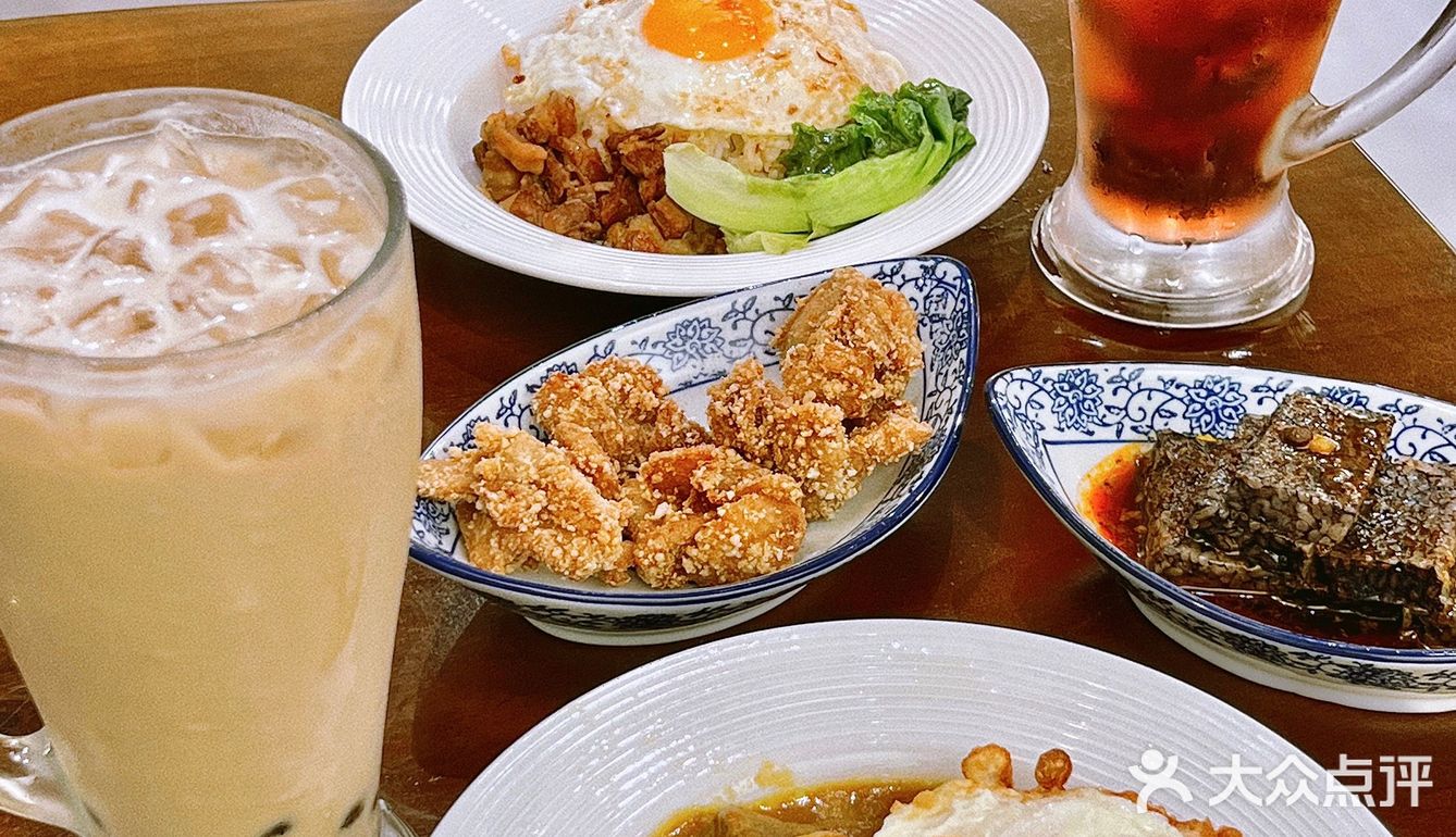 米血蘸上酱料 微微辣 入口不粘牙 好吃