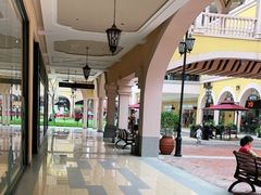 -首创奥特莱斯(西安店)