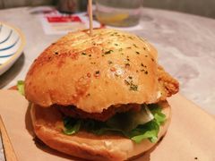 黄金三脆多汁鸡堡-必胜客(世欧广场店)