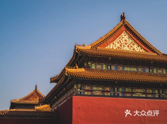 去年去了北京，逛了故宫、看了国博、吃了满福楼、消费在