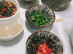 -红鼎豆捞·非遗鲍皇汤火锅(宝丰路店)